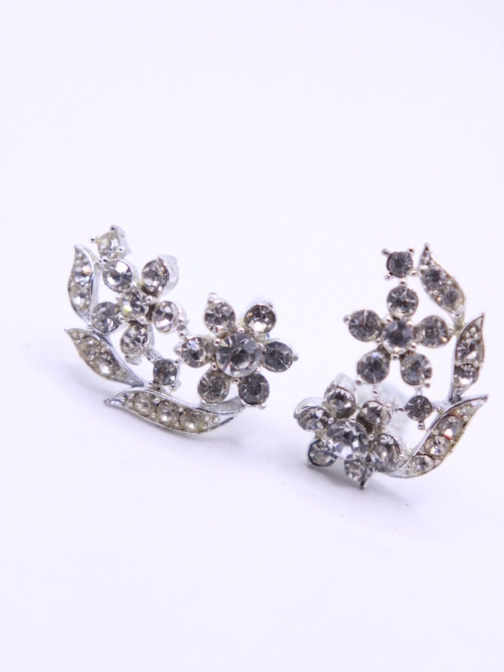Vintage signed Lisner Clear Crystal Floral Silver-Tone Stud Clip on Earrings